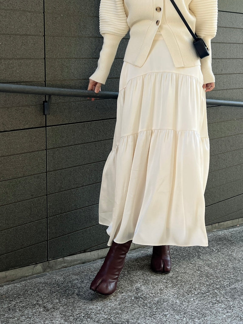 satin tiered skirt / OFF WHITE